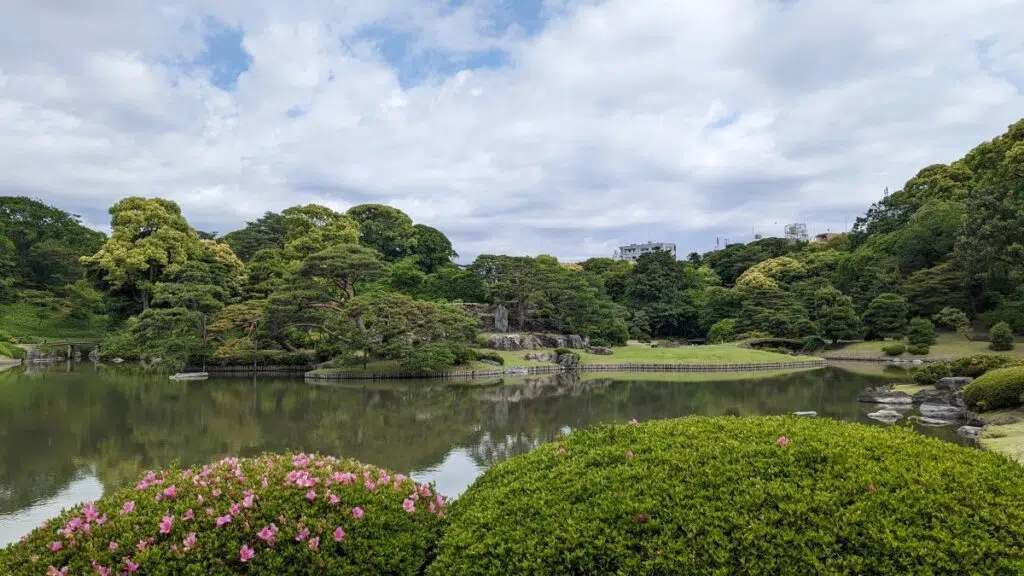 Un parc de Tokyo en été