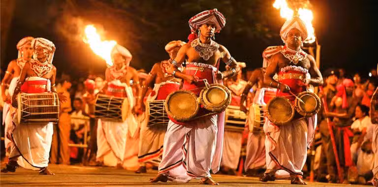 Les danseurs du festival de Kandy