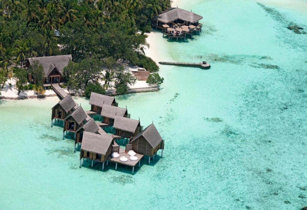 hotel maldives moofushi