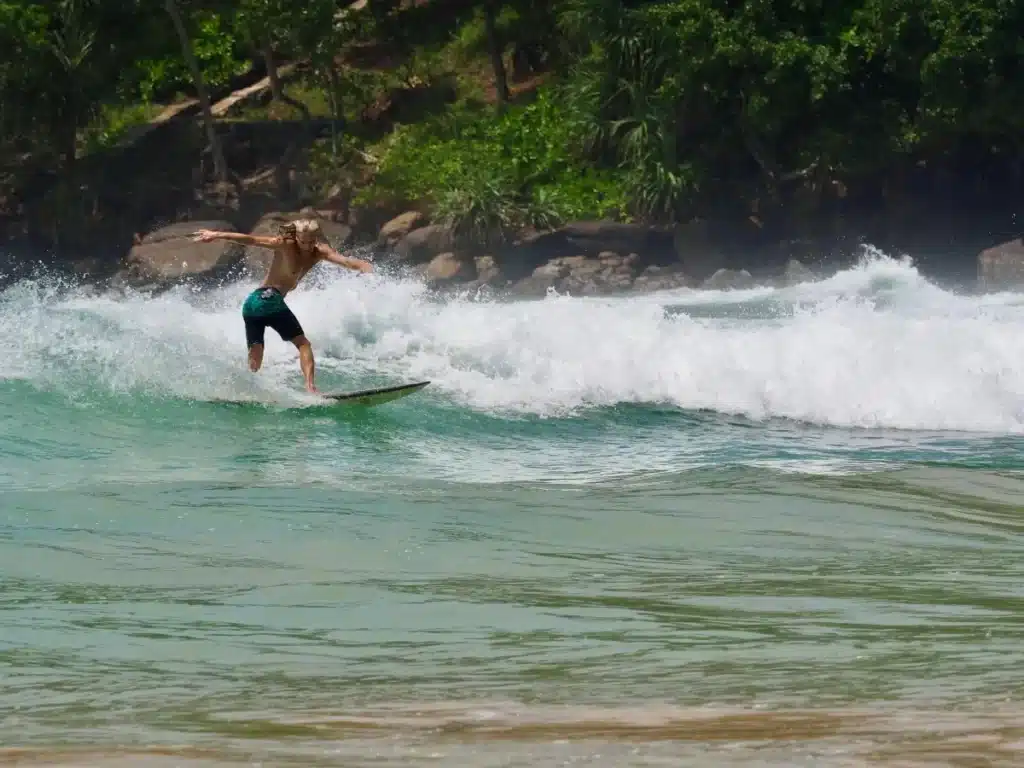 Le surf au Sri Lanka