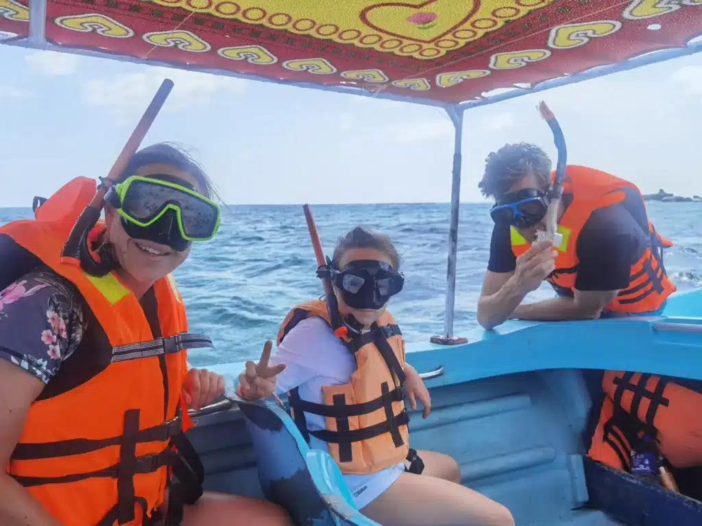 Faire du snorkeling en famille