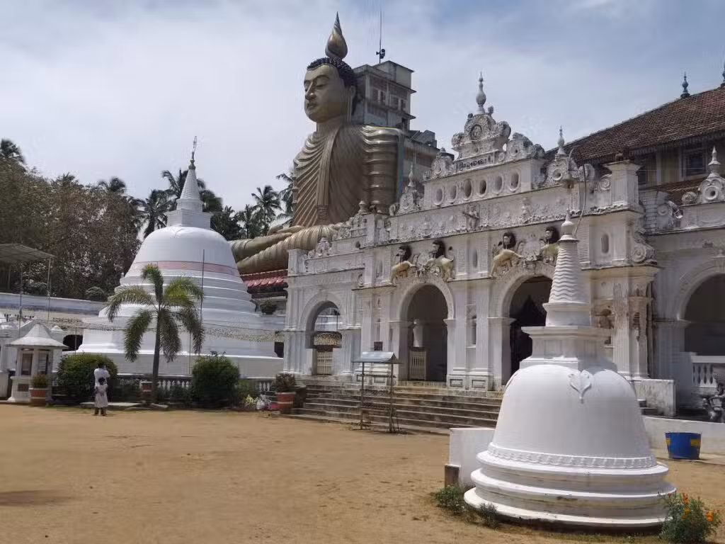 temple Wewurukannala Buduraja Maha Viharaya à Tangalle