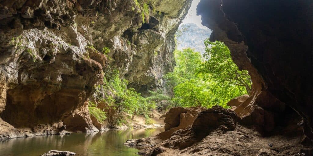 Une grotte sur la boucle de Thakhek au Laos
