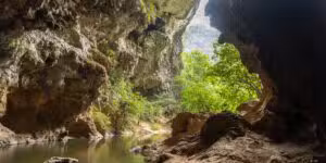 Une grotte sur la boucle de Thakhek au Laos