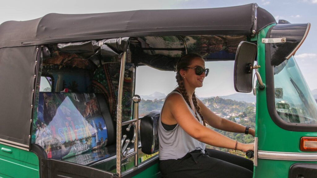 Conduire son tuk-tuk au Sri Lanka