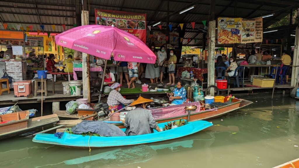 Que faire à Bangkok ? Les marchés flottants