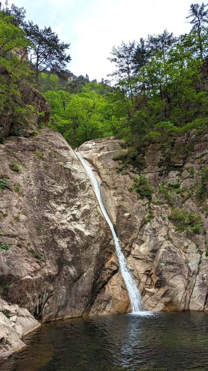 Cascade au parc de Seoraksan