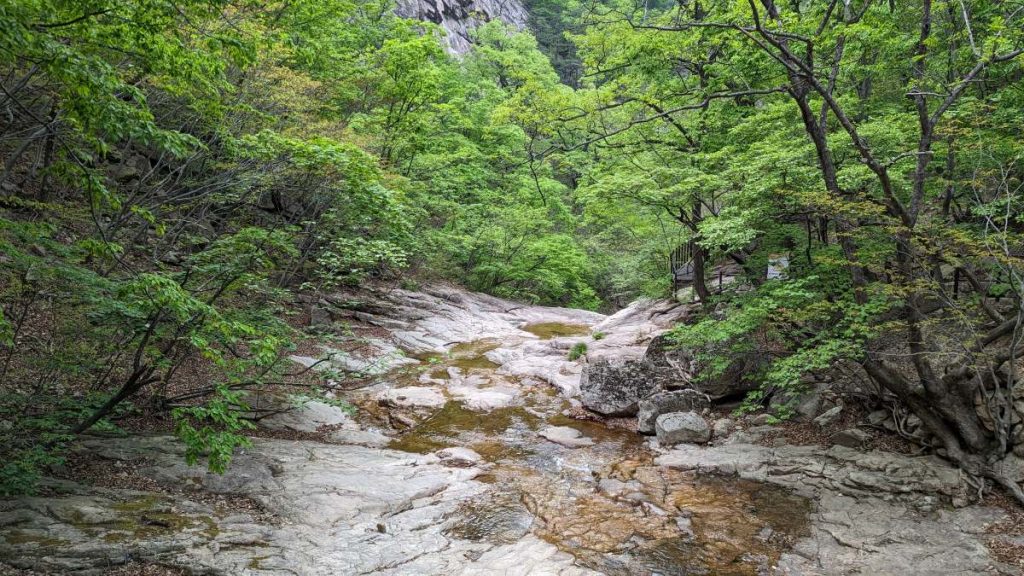 Rivière et paysage à Seoraksan