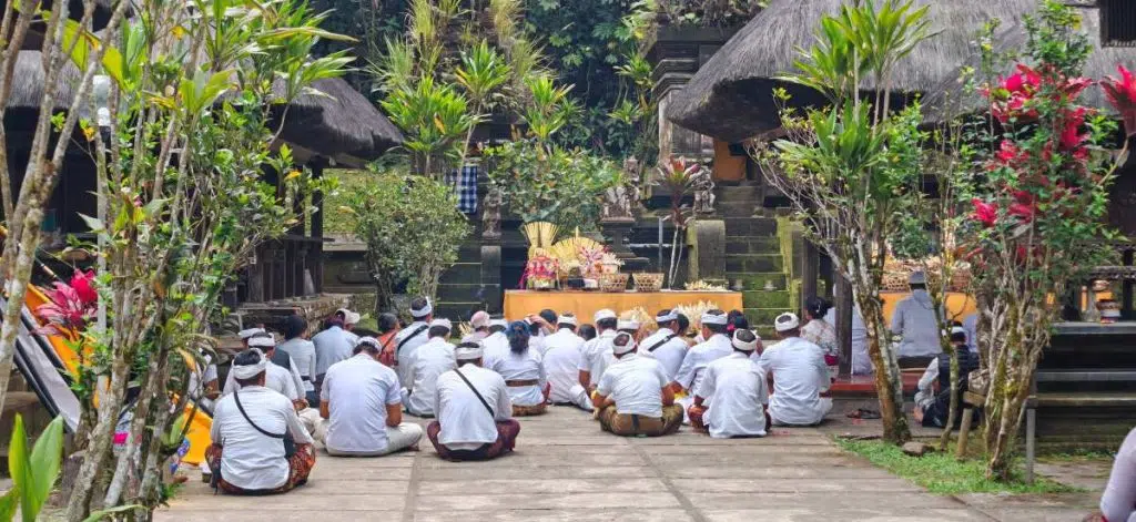 Cérémonie dans un temple à Ubud