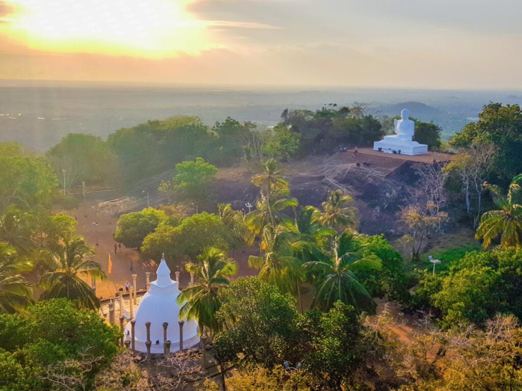 La colline de Mihintale au Sri Lanka