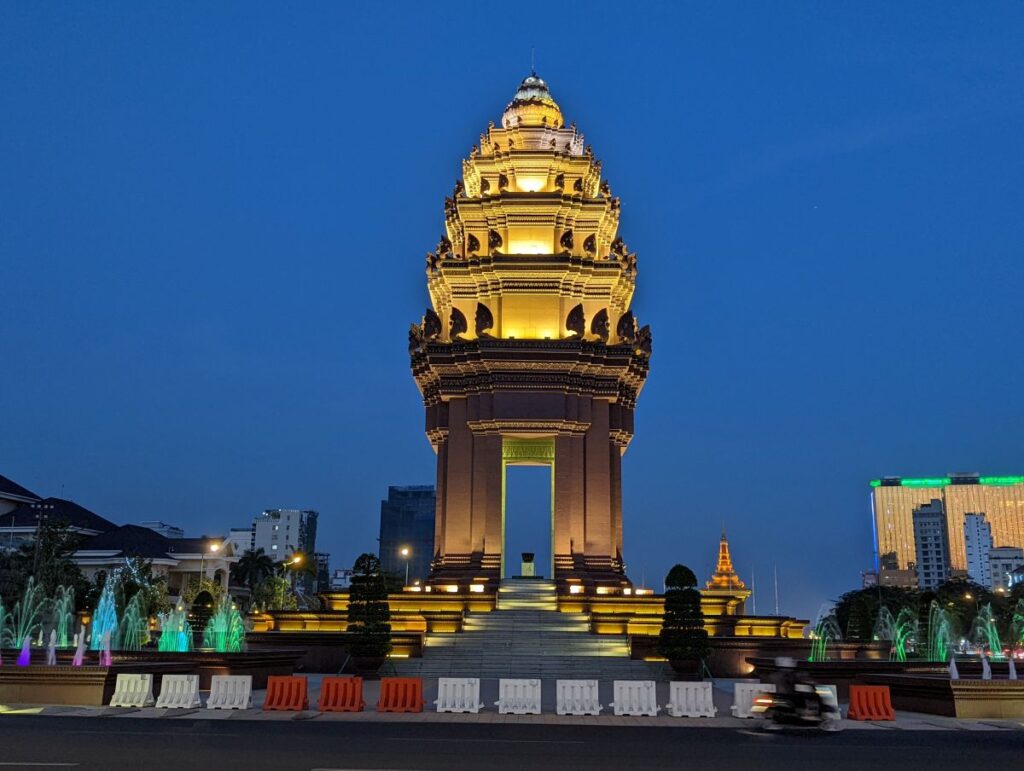 Le Monument de l'Indépendance à Phom Penh au Cambodge